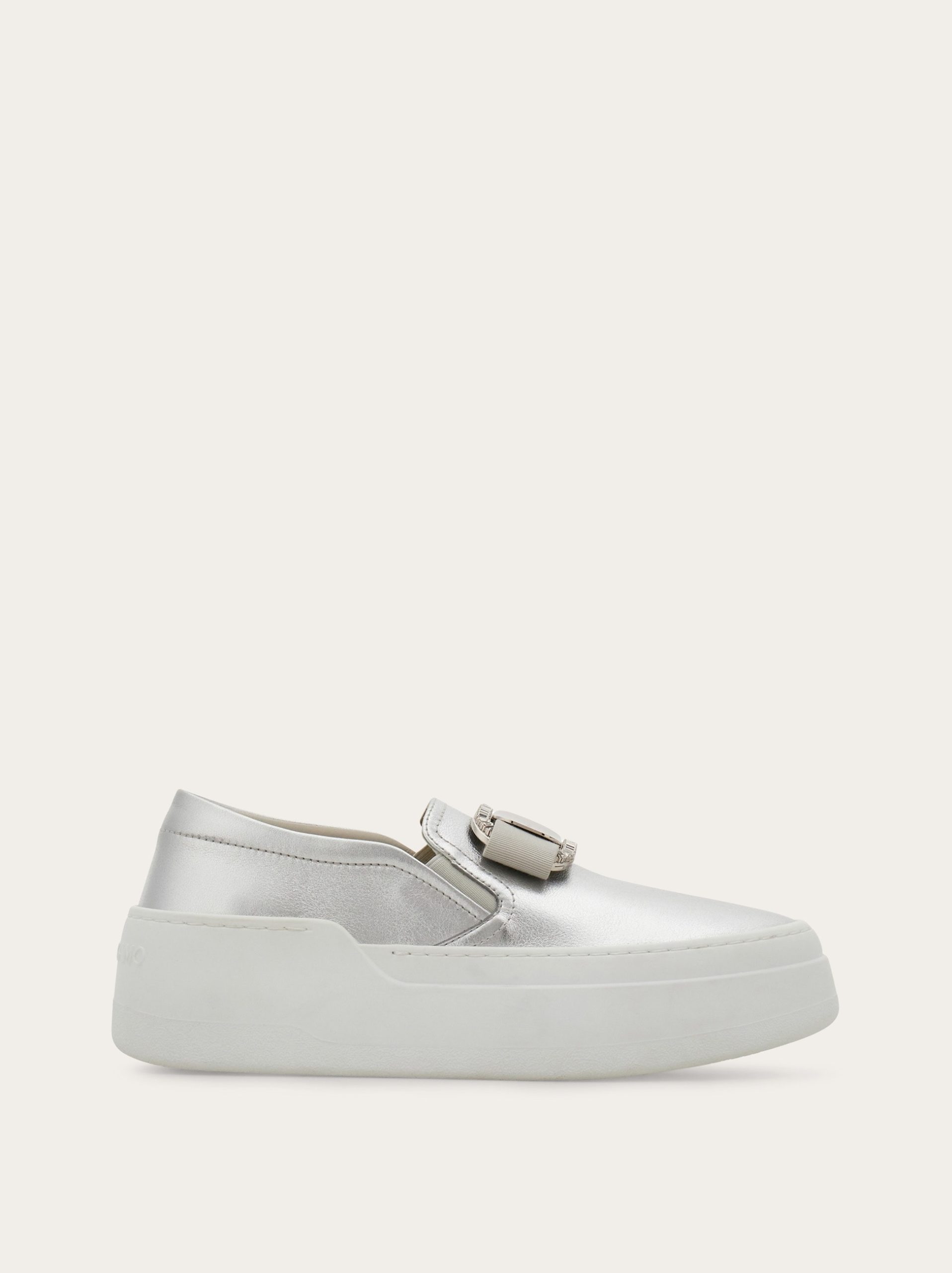 Ferragamo New Vara plate slip on - Image 1